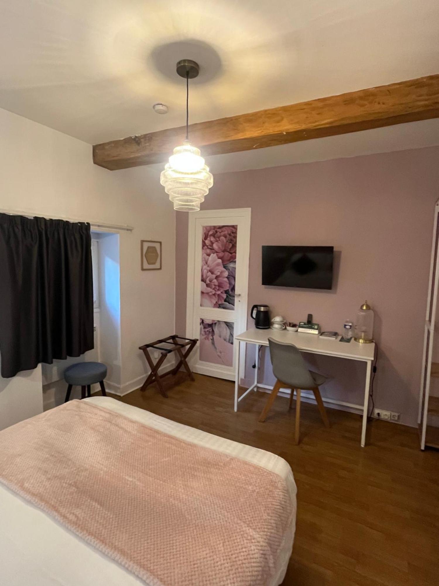 Logis Hotel Le Cygne Le Bugue Exterior photo